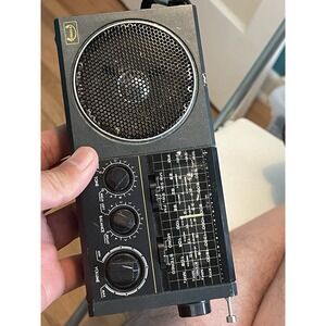 Sangean SG-701 World's Voice SG 701-NOT WORKING FOR PARTS ONLY , NO POWER